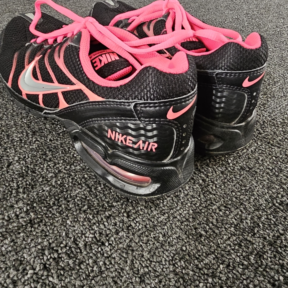 Nike Air Max Torch 4 Womens Running Shoes Size 9 Black Pink Athletic Sneaker - Picture 5 of 10